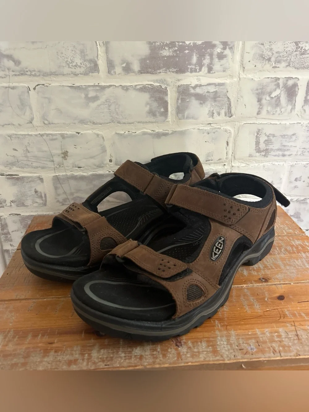 KEEN Rialto II 3 Point Sandals Men’s Size 10 Brown Black Outdoor Hiking